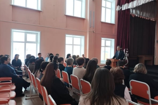 В КГУ «Саумалкольская средняя школа №1» прошло обсуждение Проекта новой Конституции Республика Казахстан.